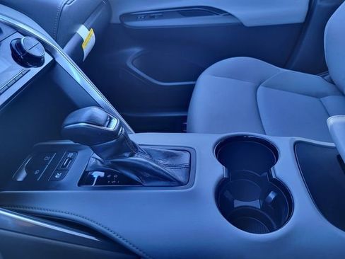 Used 2023 Toyota Venza LE image 25