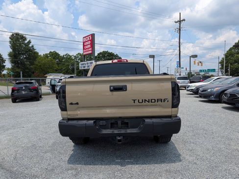 Used 2020 Toyota Tundra SR5 w/ SR5 Upgrade Package AWD/4WD image 8