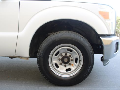 Used 2016 Ford F250 XL w/ Power Equipment Group image 15