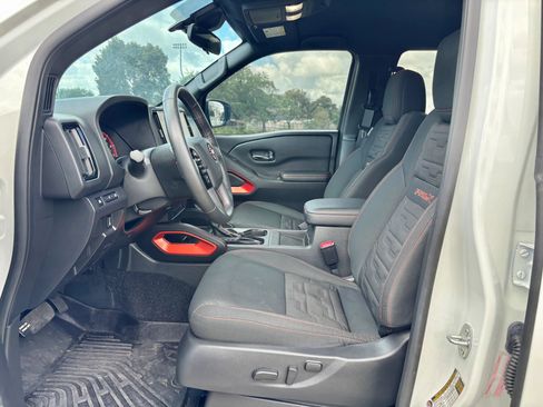 Used 2025 Nissan Frontier Pro-X w/ Pro Convenience Package image 7