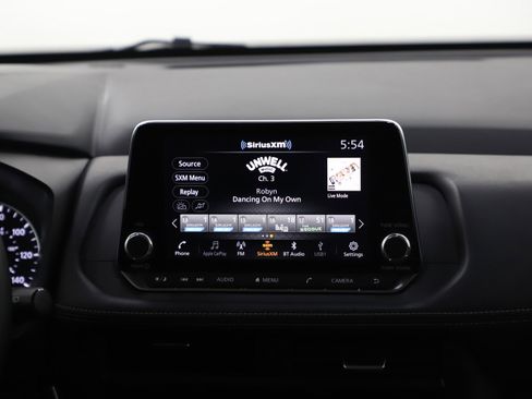 Used 2025 Nissan Rogue SV image 15