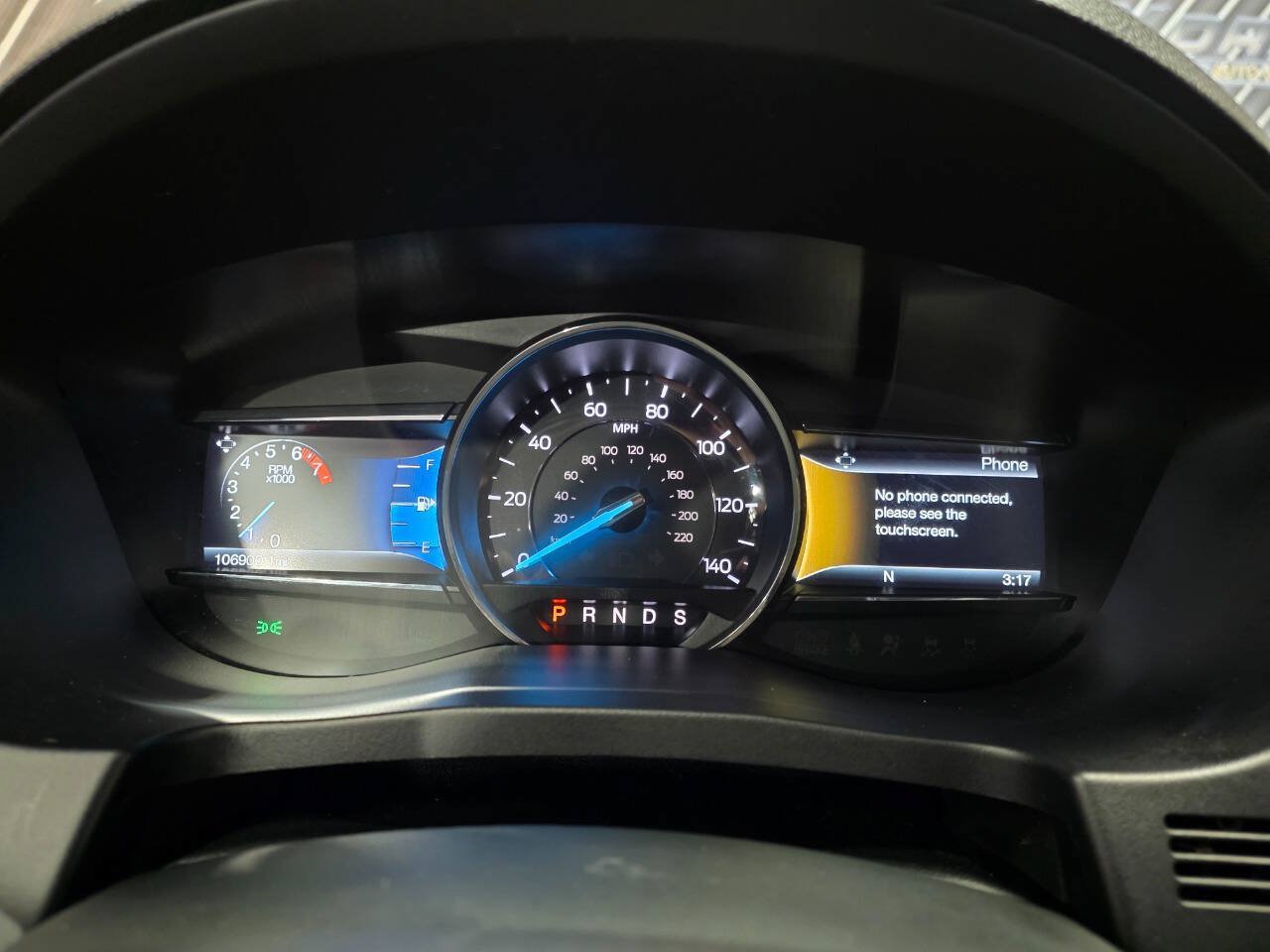 Used 2017 Ford Explorer XLT w/ Equipment Group 202A AWD/4WD image 20