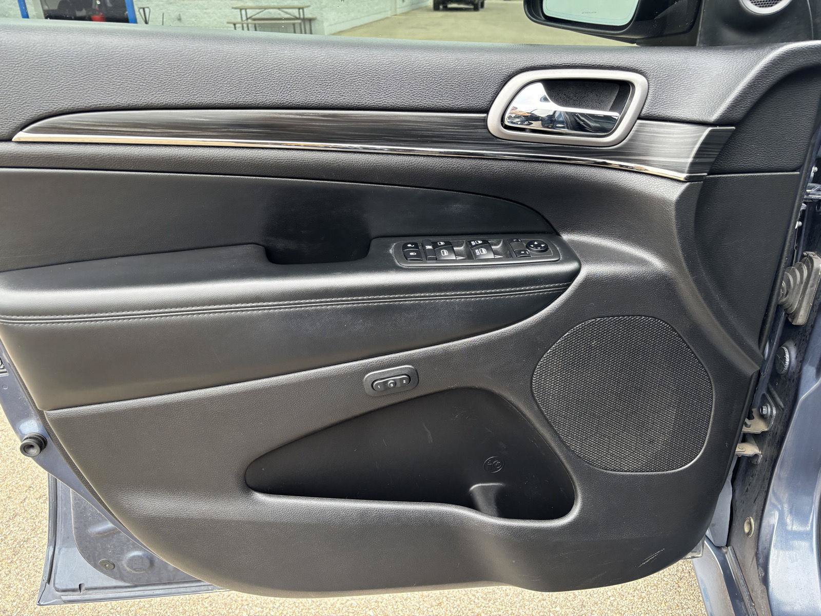 Used 2019 Jeep Grand Cherokee Limited X AWD/4WD image 12