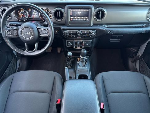 Used 2022 Jeep Gladiator Willys image 13