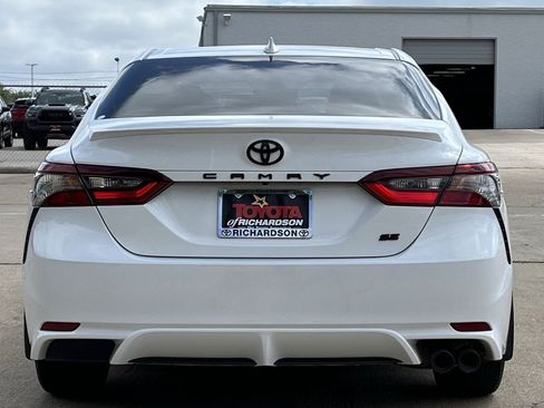 Used 2024 Toyota Camry SE FWD image 5