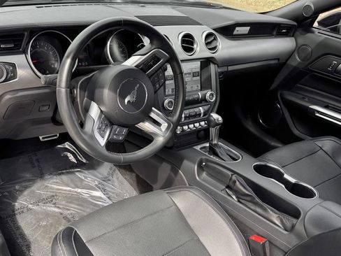 Used 2018 Ford Mustang GT Premium w/ Black Accent Package RWD image 15