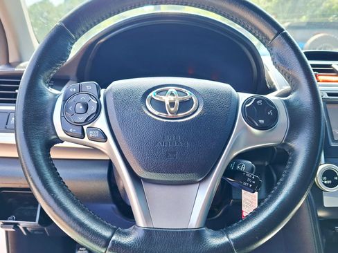 Used 2014 Toyota Camry SE FWD image 20