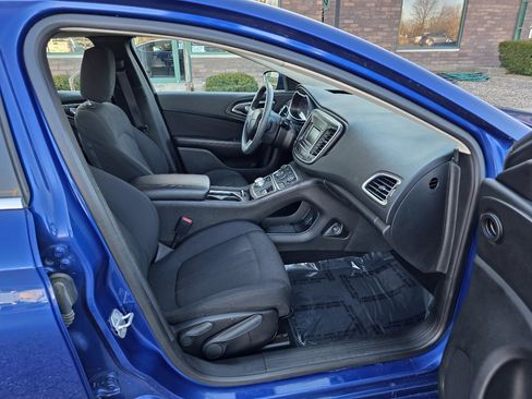 Used 2015 Chrysler 200 Limited image 12