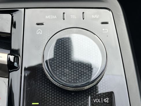 Used 2025 BMW iX xDrive50 image 7