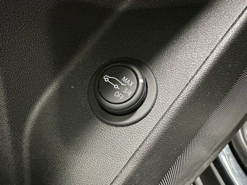 Used 2023 Chevrolet Equinox LT w/ Driver Convenience Package image 18