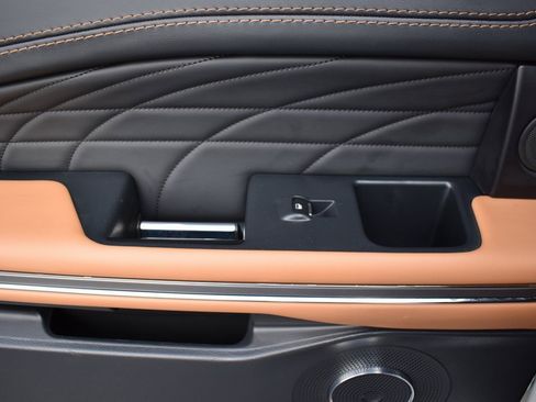 Used 2023 Ford Expedition Platinum image 14