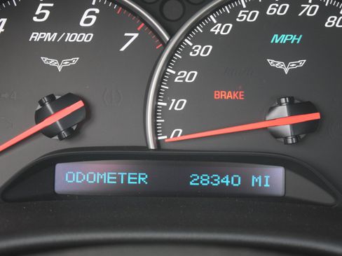 Used 2005 Chevrolet Corvette Coupe w/ Preferred Equipment Group image 11