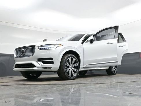 Used 2024 Volvo XC90 B6 Ultimate w/ Protection Package Premier image 52