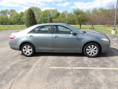 Used 2007 Toyota Camry LE FWD image 2