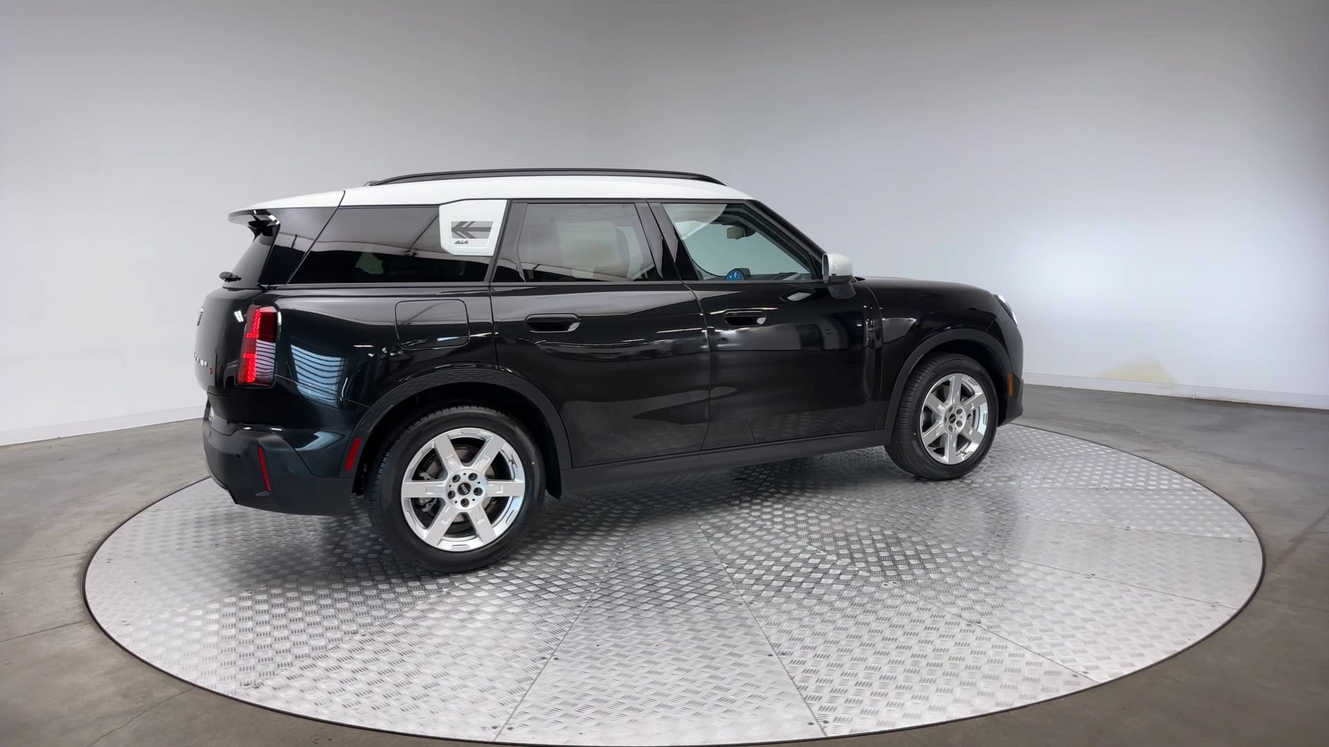 Certified 2025 MINI Cooper Countryman S w/ Comfort Package Max AWD/4WD image 8