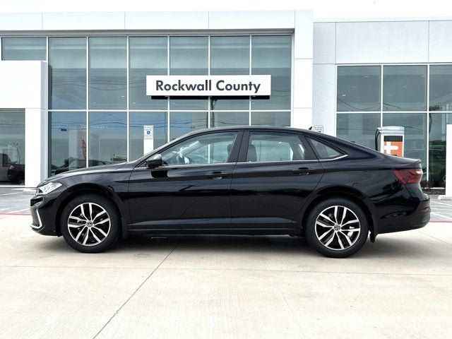 New 2025 Volkswagen Jetta SE FWD image 3