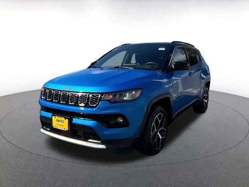 Used 2025 Jeep Compass Limited AWD/4WD image 7