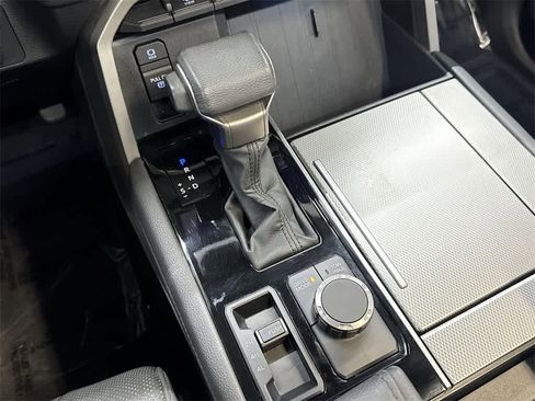 Used 2023 Toyota Sequoia Limited image 21