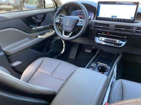 New 2026 Lincoln Corsair Reserve image 15