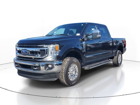 Used 2022 Ford F250 XLT w/ XLT Premium Package image 3