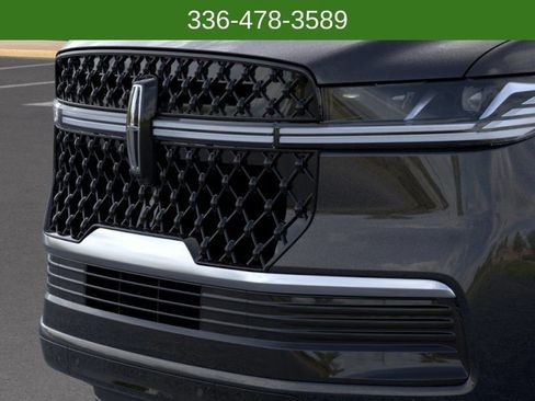 New 2026 Lincoln Navigator L Reserve AWD/4WD image 17