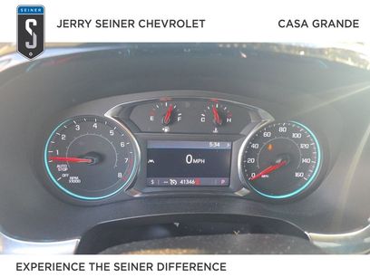 Used 2023 Chevrolet Traverse LT