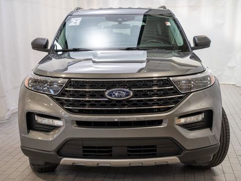 Used 2021 Ford Explorer XLT w/ Equipment Group 202A image 3