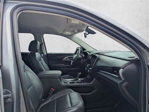 Used 2019 Chevrolet Traverse LT FWD image 14