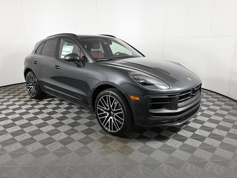 New 2026 Porsche Macan GTS image 30