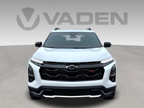 New 2026 Chevrolet Equinox RS w/ Convenience Package III FWD image 2