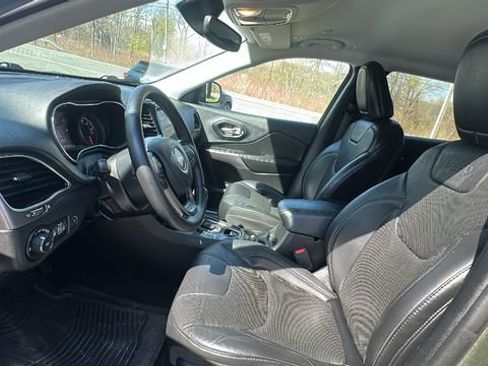 Used 2019 Jeep Cherokee Limited AWD/4WD image 22