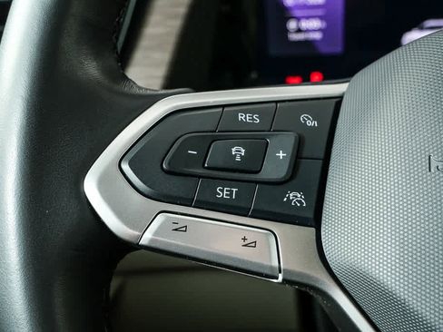 Certified 2025 Volkswagen Atlas SEL Premium R-Line image 11