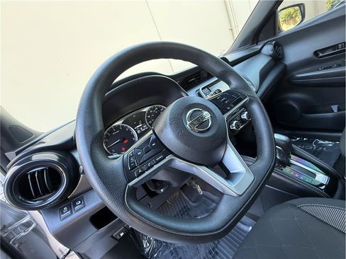 Used 2018 Nissan Kicks S FWD image 10