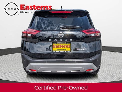 Used 2023 Nissan Rogue SV image 6