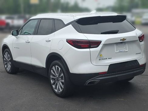 Used 2023 Chevrolet Blazer Premier AWD/4WD image 4