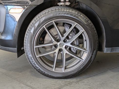Certified 2026 Porsche Macan AWD/4WD image 14