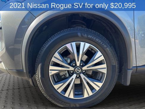 Used 2021 Nissan Rogue SV image 25