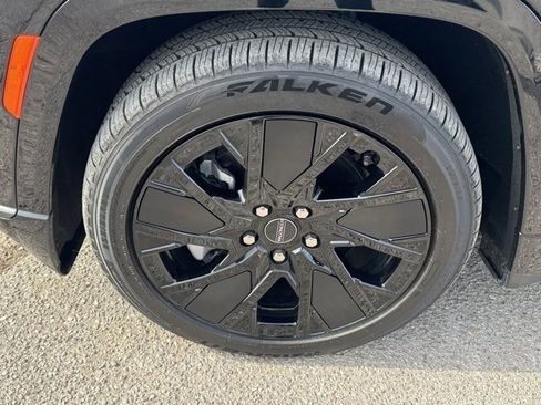 Used 2024 Jeep Wagoneer Launch Edition image 9