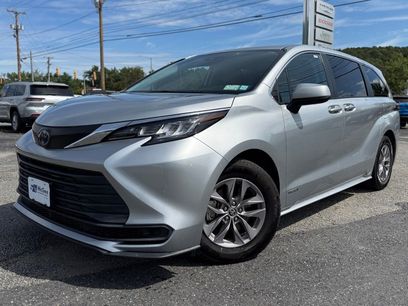 Used 2021 Toyota Sienna LE