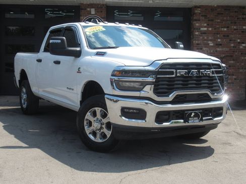 Used 2025 RAM 3500 Big Horn AWD/4WD image 1