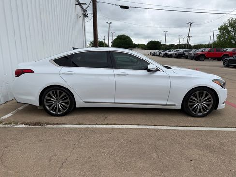 Used 2015 Hyundai Genesis 5.0 RWD image 8