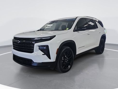 Certified 2026 Chevrolet Traverse LT w/ Midnight/Sport Edition FWD image 9