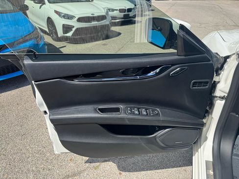 Used 2016 Maserati Quattroporte S RWD image 11