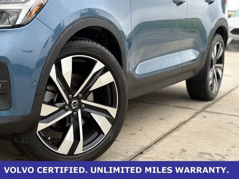 Certified 2023 Volvo XC40 B5 Ultimate w/ Protection Package Premier image 8