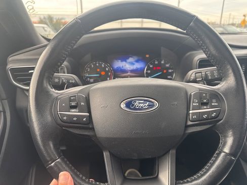 Used 2020 Ford Explorer XLT w/ Equipment Group 202A image 11