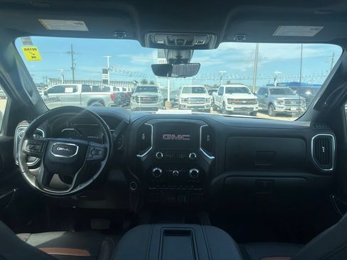 Used 2022 GMC Sierra 1500 AT4 w/ AT4 Premium Package AWD/4WD image 9