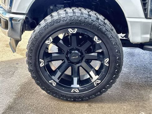 Used 2024 Ford F250 Lariat image 9