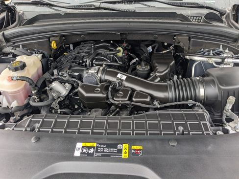 Used 2024 Jeep Grand Cherokee L Limited w/ Luxury Tech Group II image 34