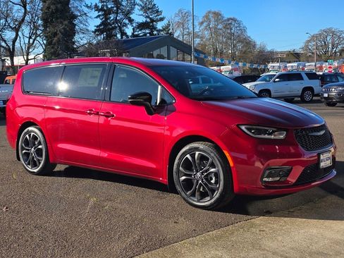 New 2026 Chrysler Pacifica Select image 36