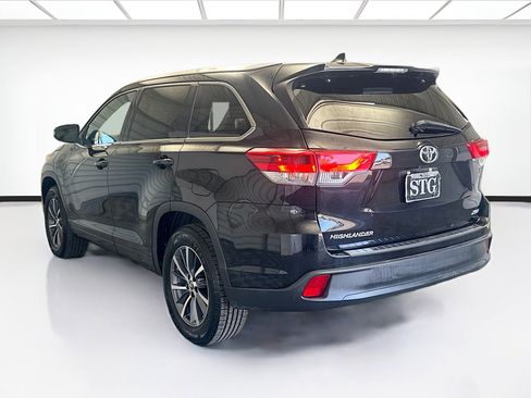 Used 2017 Toyota Highlander XLE image 6
